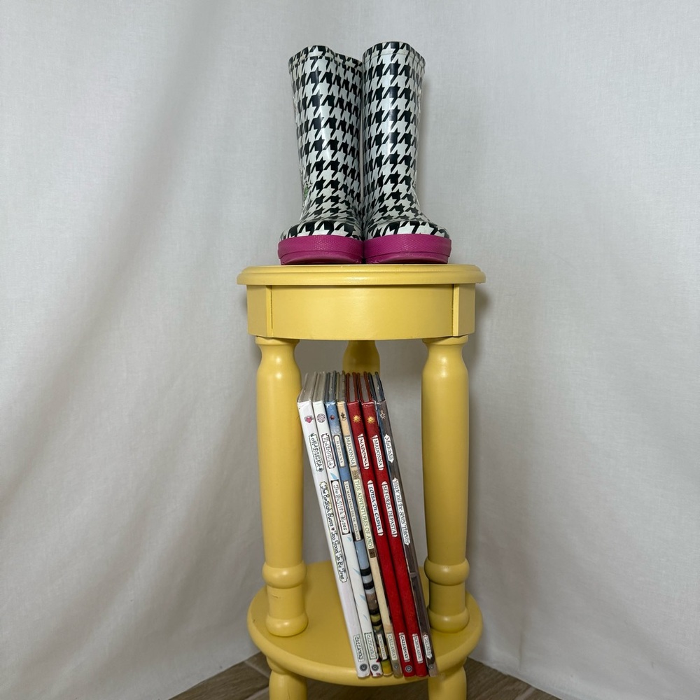 MADONNA “The English Roses” boots & 7 books from collection